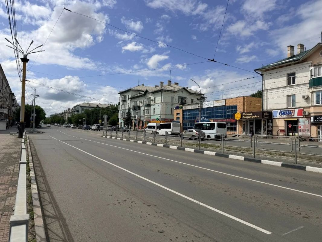 На улицах Орска обновляют дорожную разметку На улицах Орска обновляют дорожную разметку