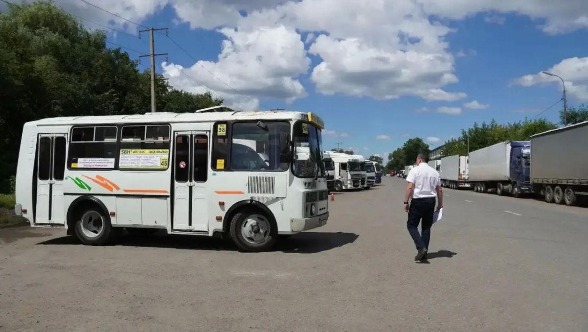 На маршруте № 58Н в Оренбурге появились новые автобусы с низким полом На маршруте № 58Н в Оренбурге появились новые автобусы с низким полом