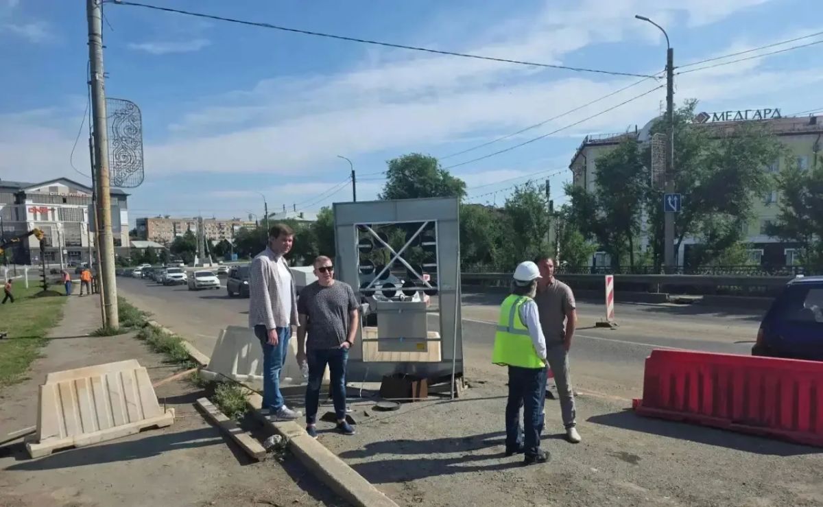 В Оренбурге мост через Урал накрывают «одеждой»: стартовала укладка асфальта! В Оренбурге мост через Урал накрывают «одеждой»: стартовала укладка асфальта!