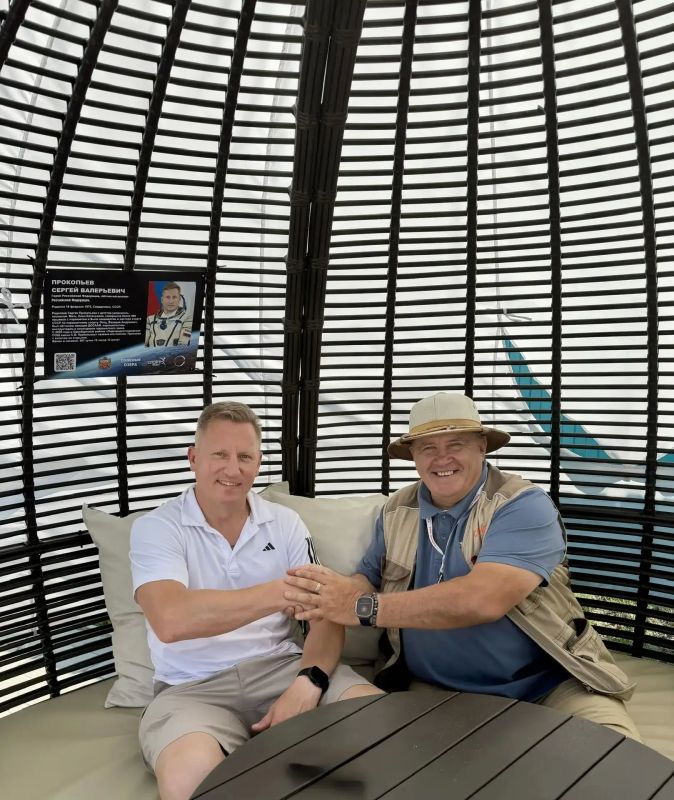 Курорт космического масштаба: «Солёные озёра» посетил знаменитый космонавт Сергей Прокопьев Курорт космического масштаба: «Солёные озёра» посетил знаменитый космонавт Сергей Прокопьев