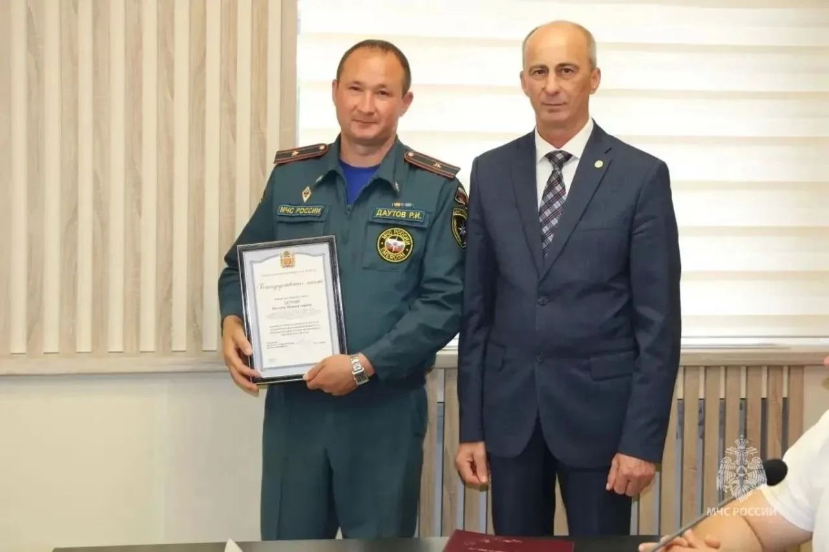Начальника части проводили на заслуженный отдых Начальника части проводили на заслуженный отдых