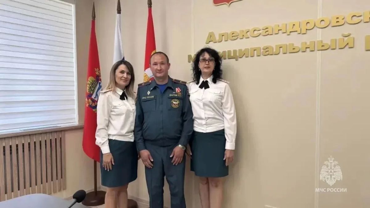 Начальника части проводили на заслуженный отдых Начальника части проводили на заслуженный отдых