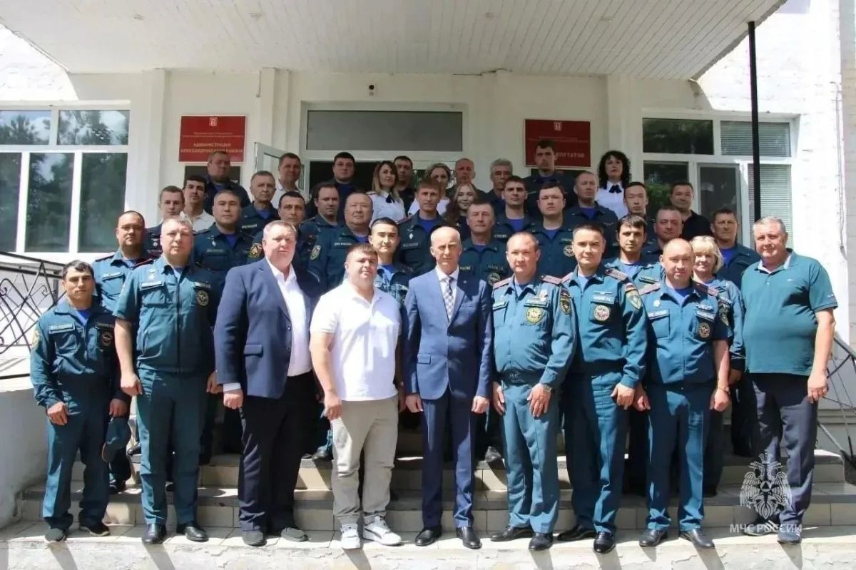 Начальника части проводили на заслуженный отдых Начальника части проводили на заслуженный отдых