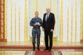Евгений Солнцев: Сегодня вручил памятный знак «Золотая молодёжь Оренбуржья» молодым лидерам региона