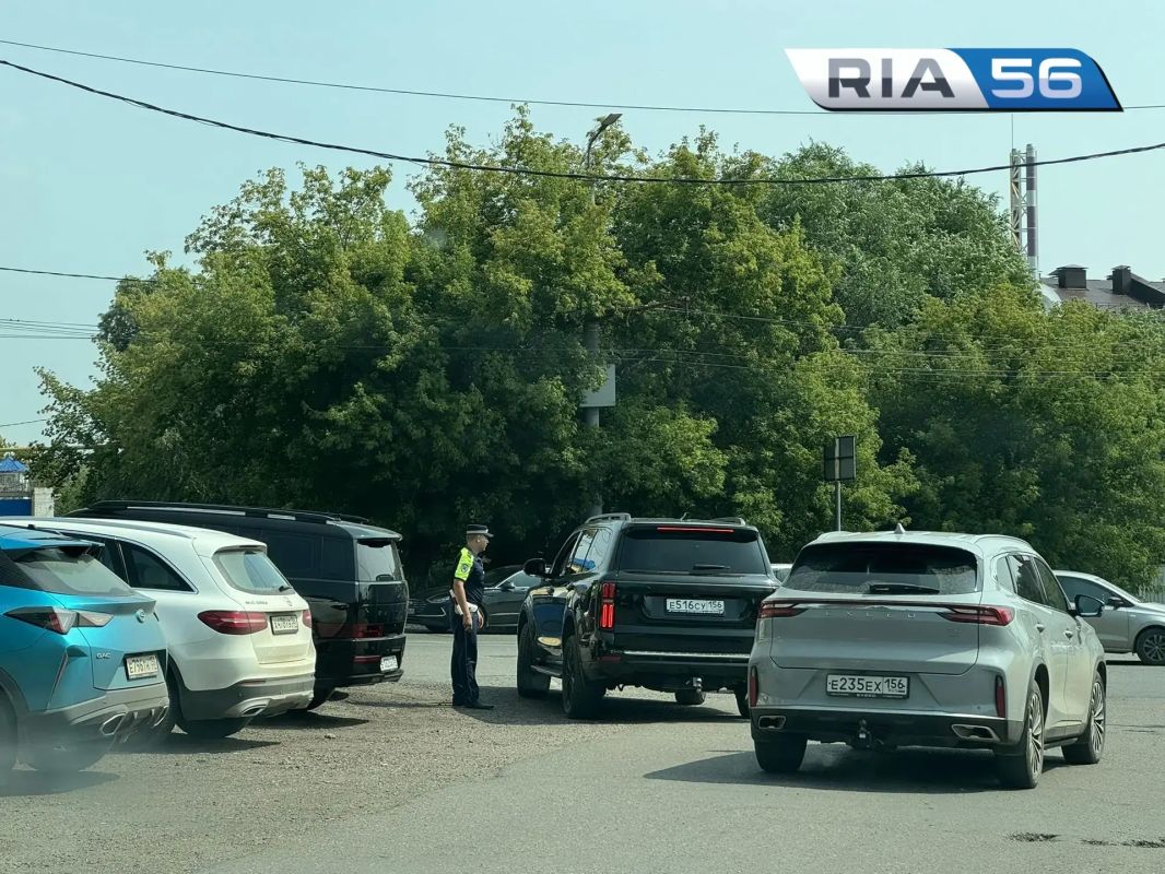 «А я что, не человек?!»: в Оренбурге штрафуют водителей, объезжающих мертвую пробку из-за ремонта моста на Донгузской