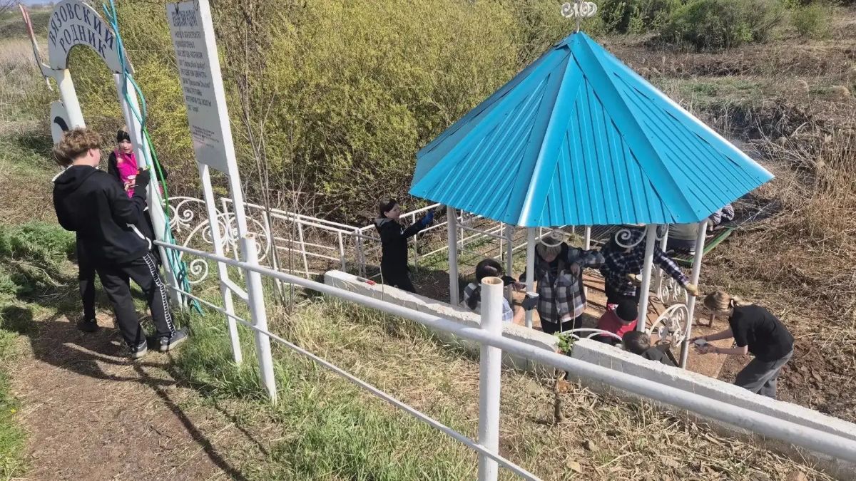 Более 12 миллионов рублей — на развитие школ Оренбуржья: подведены итоги конкурса «Движения первых» Более 12 миллионов рублей — на развитие школ Оренбуржья: подведены итоги конкурса «Движения первых»
