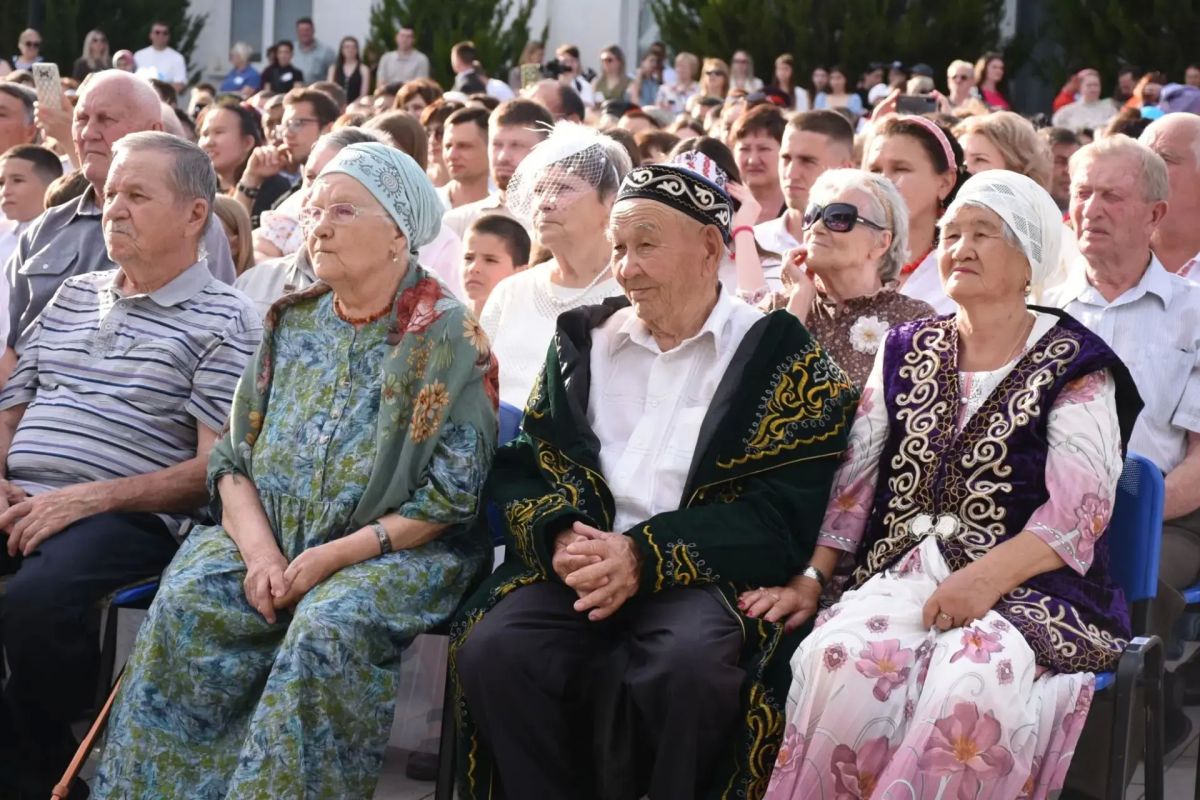 В Оренбурге отметили День семьи, любви и верности В Оренбурге отметили День семьи, любви и верности