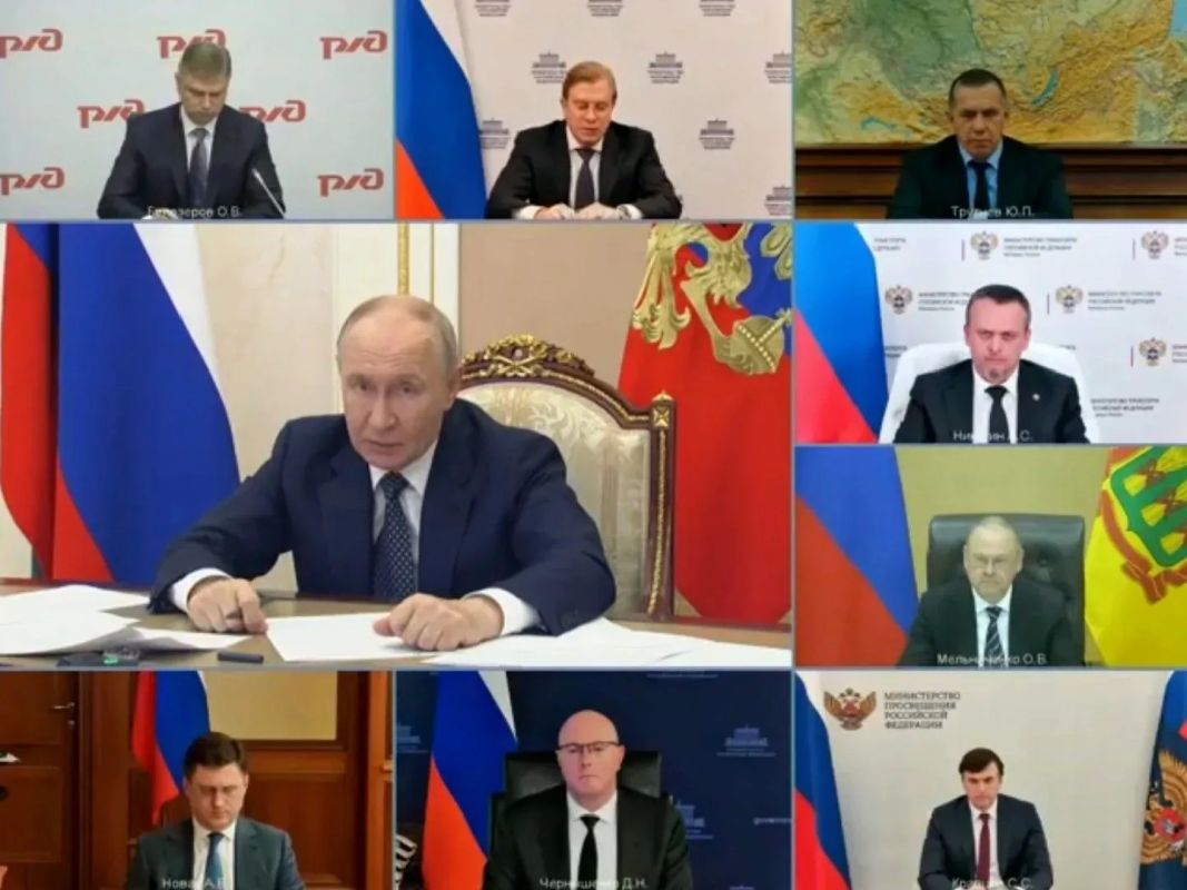 Президент России Владимир Путин о работе топливного и транспортного комплексов в текущих условиях: