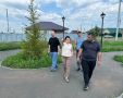 В Прудах благоустроили детскую площадку и смонтировали освещение