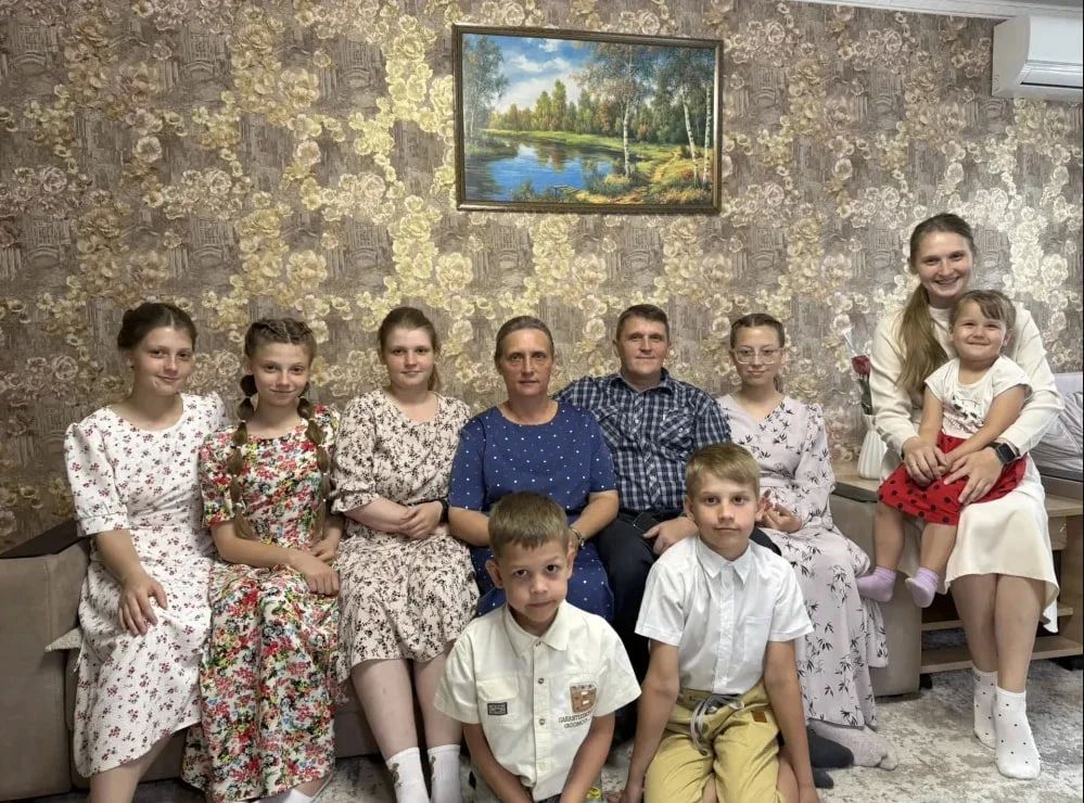 Семья — как осознанный выбор: оренбуржцы Любовь и Сергей Воробьевы воспитали 11 детей