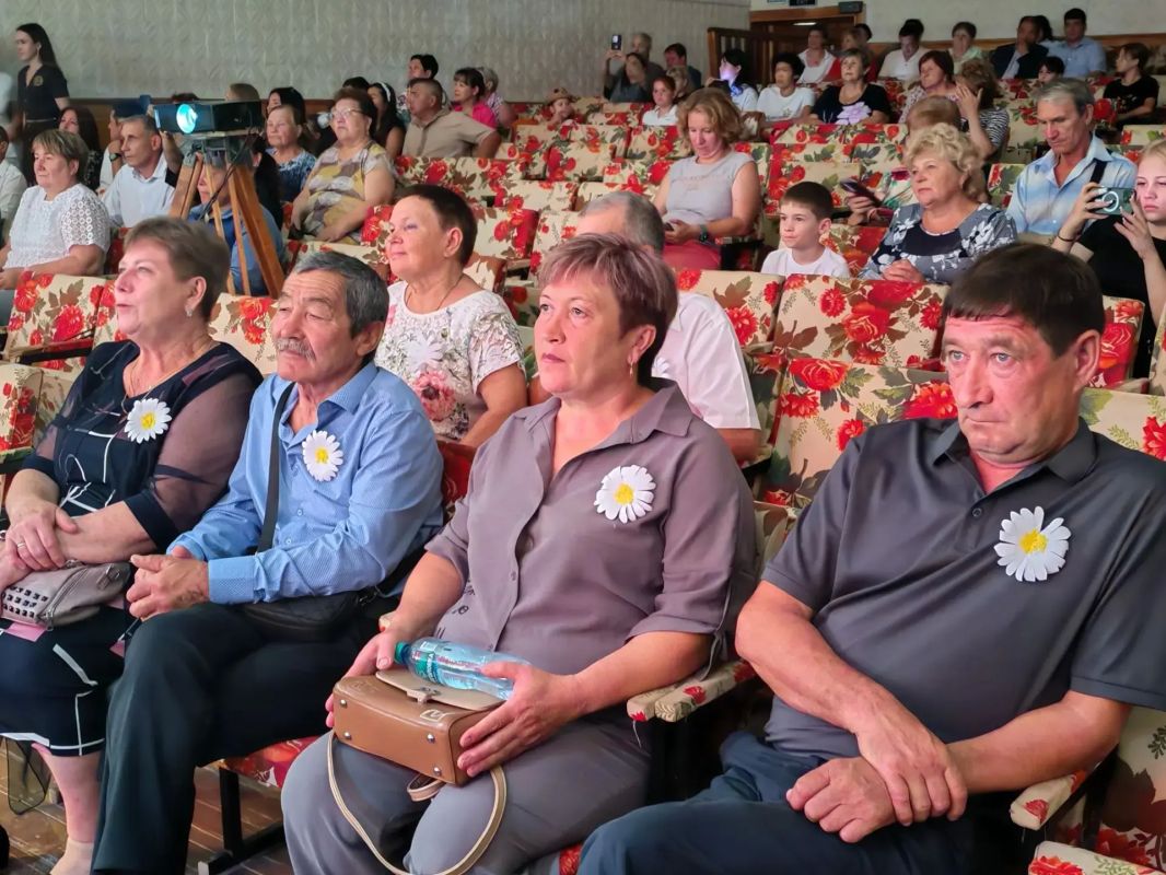 В Орске чествуют тех, кто знает секрет настоящего семейного счастья В Орске чествуют тех, кто знает секрет настоящего семейного счастья