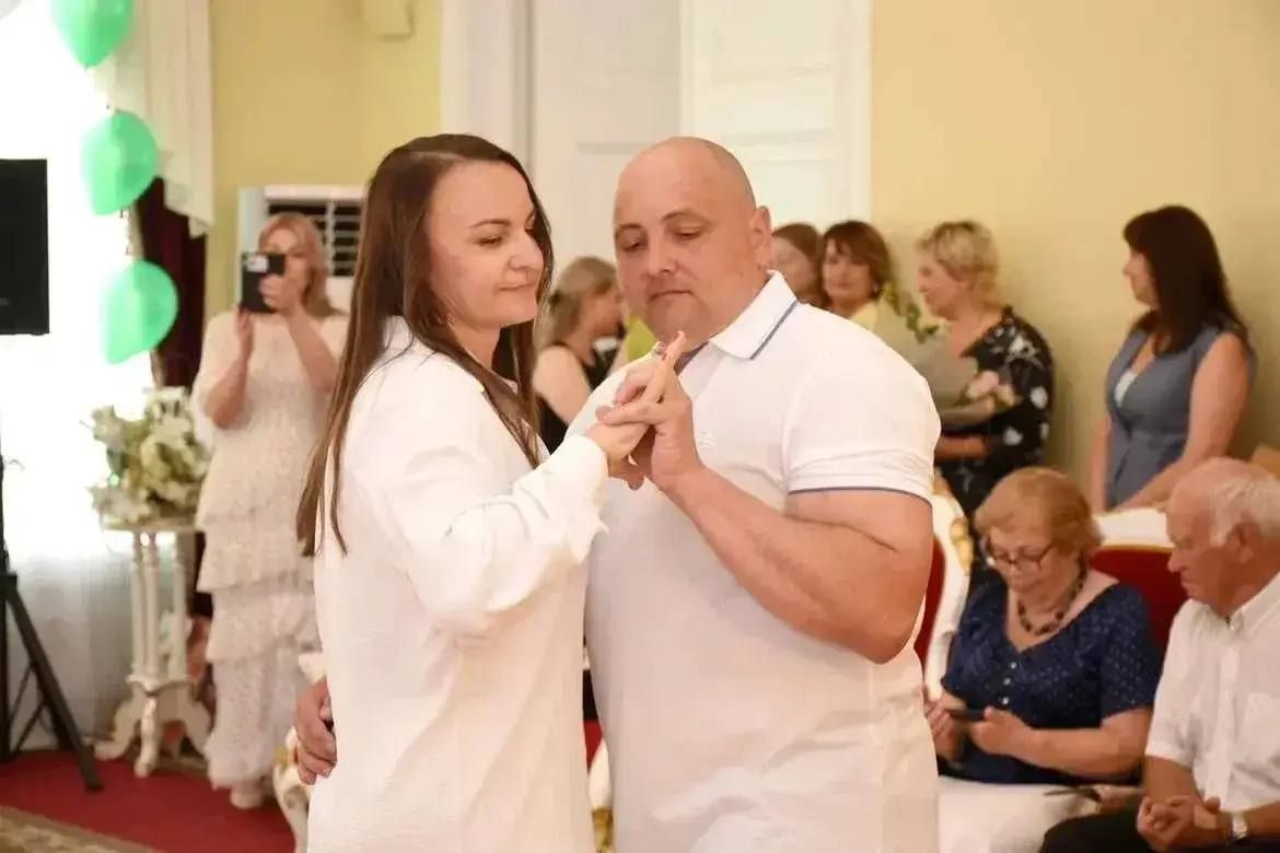 В День семьи, любви и верности в Оренбурге расписались 28 пар В День семьи, любви и верности в Оренбурге расписались 28 пар