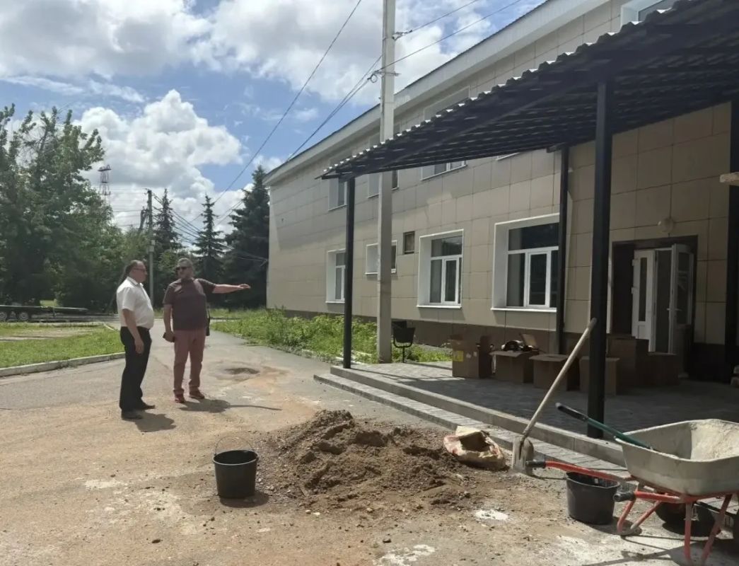 Юрий Цымбалюк проверил как обновили соцобъекты в Новосергиевке Юрий Цымбалюк проверил как обновили соцобъекты в Новосергиевке