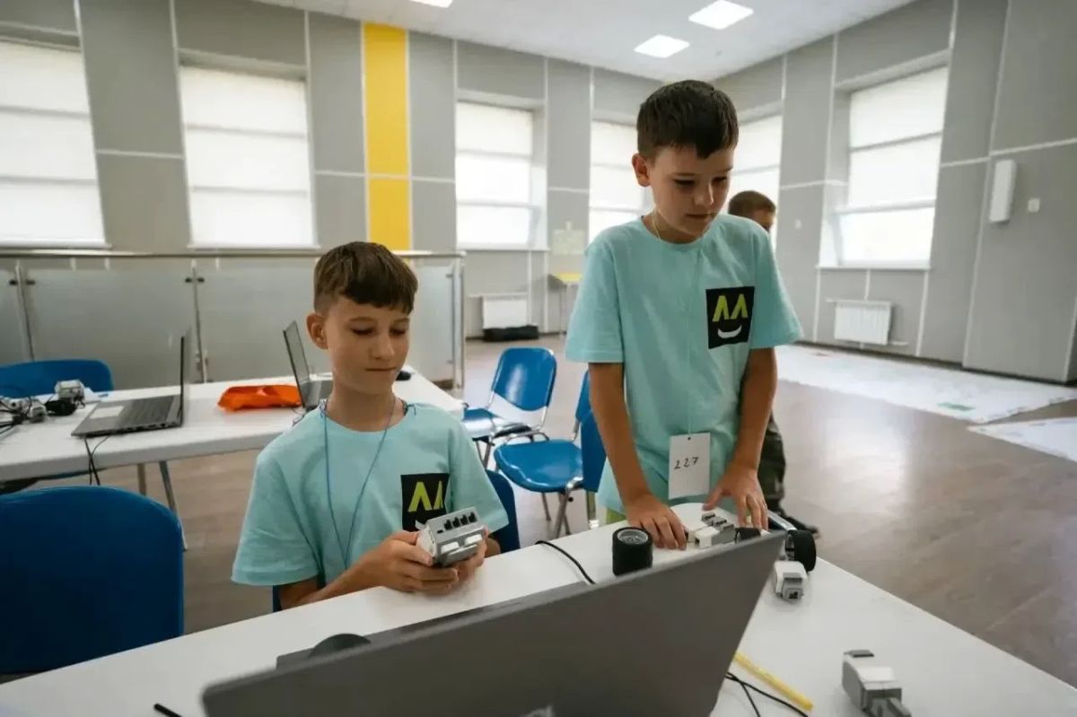 В региональном молодёжном центре «Авангард» открыта девятая профильная ИТ-смена «Код Кемп» В региональном молодёжном центре «Авангард» открыта девятая профильная ИТ-смена «Код Кемп»