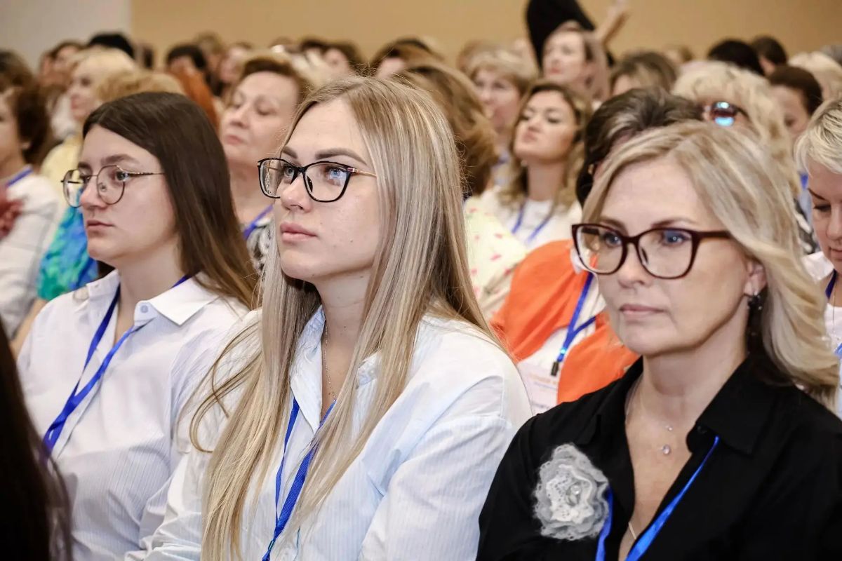 Решение демографических задач и укрепление института семьи: в Оренбурге прошёл форум Союза женщин России Решение демографических задач и укрепление института семьи: в Оренбурге прошёл форум Союза женщин России