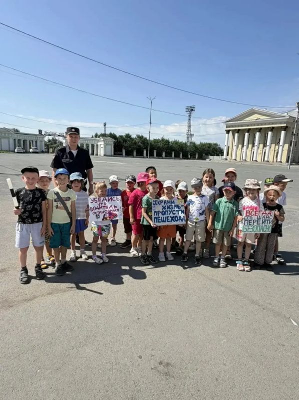В Новотроицке прошла акция «Внимание, пешеход!» В Новотроицке прошла акция «Внимание, пешеход!»