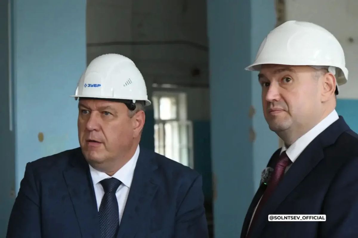 Евгений Солнцев: Работаю в Медногорске.. В этом году мы приступили к ремонту городской больницы. Здесь его очень ждали все местные жители. Прошлой осенью, когда впервые посетил объект, в этом лично убедился. Протекающая... Евгений Солнцев: Работаю в Медногорске.. В этом году мы приступили к ремонту городской больницы. Здесь его очень ждали все местные жители. Прошлой осенью, когда впервые посетил объект, в этом лично убедился. Протекающая...