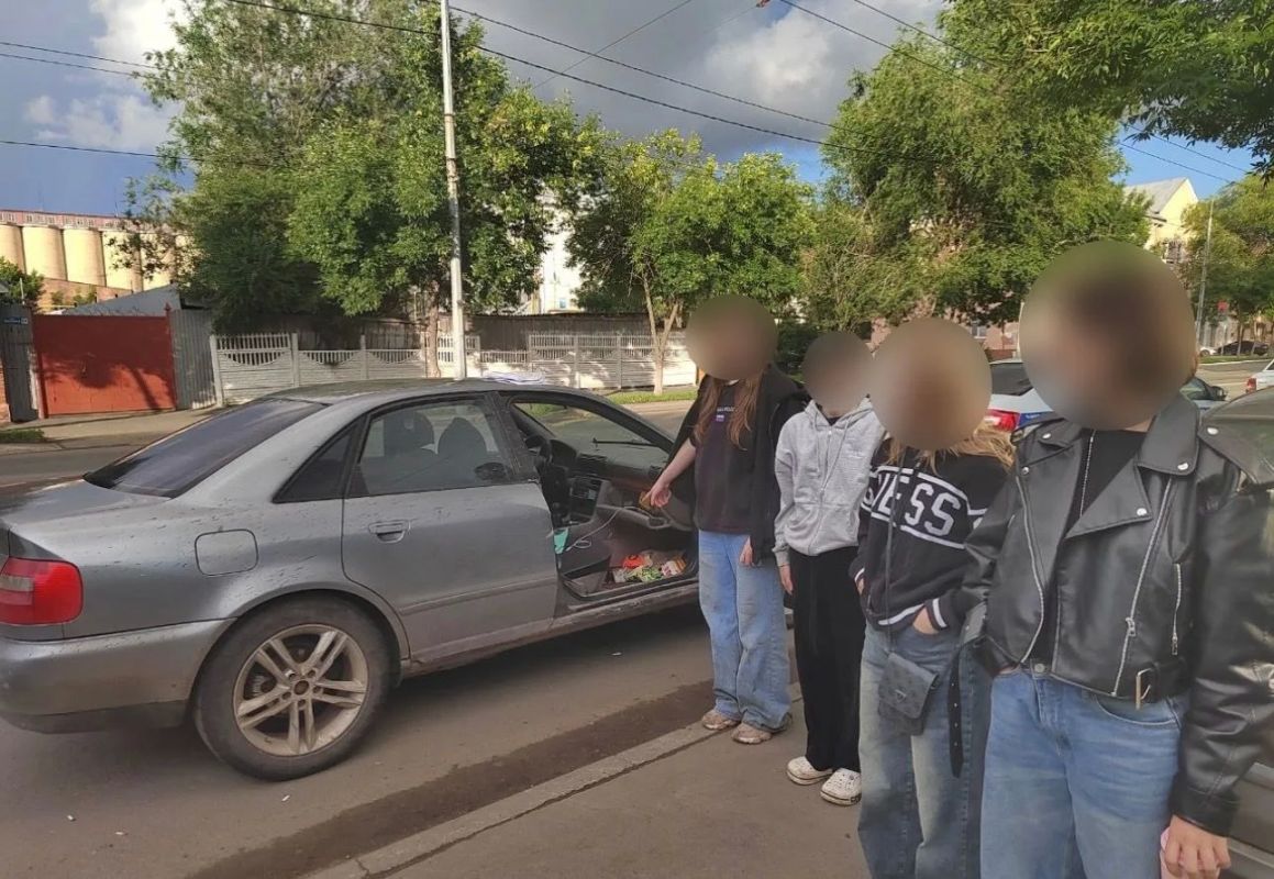 В Оренбурге полицейские изъяли наркотики у пассажирки автомобиля В Оренбурге полицейские изъяли наркотики у пассажирки автомобиля