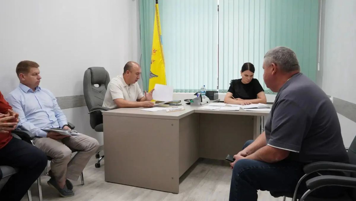Диалог с оренбуржцами: Руслан Магомедов провел личный прием граждан Диалог с оренбуржцами: Руслан Магомедов провел личный прием граждан