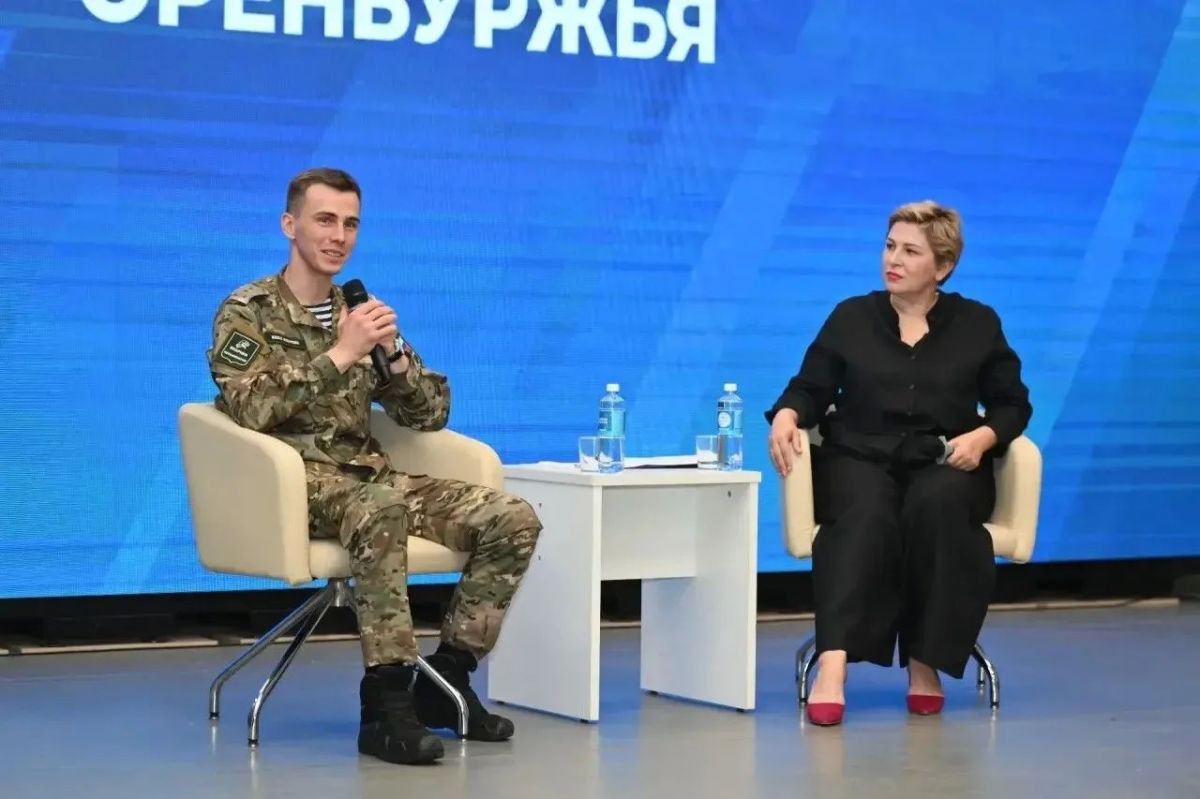 Руководитель Юнармии, Герой России Владислав Головин встретился с женским сообществом Оренбуржья Руководитель Юнармии, Герой России Владислав Головин встретился с женским сообществом Оренбуржья