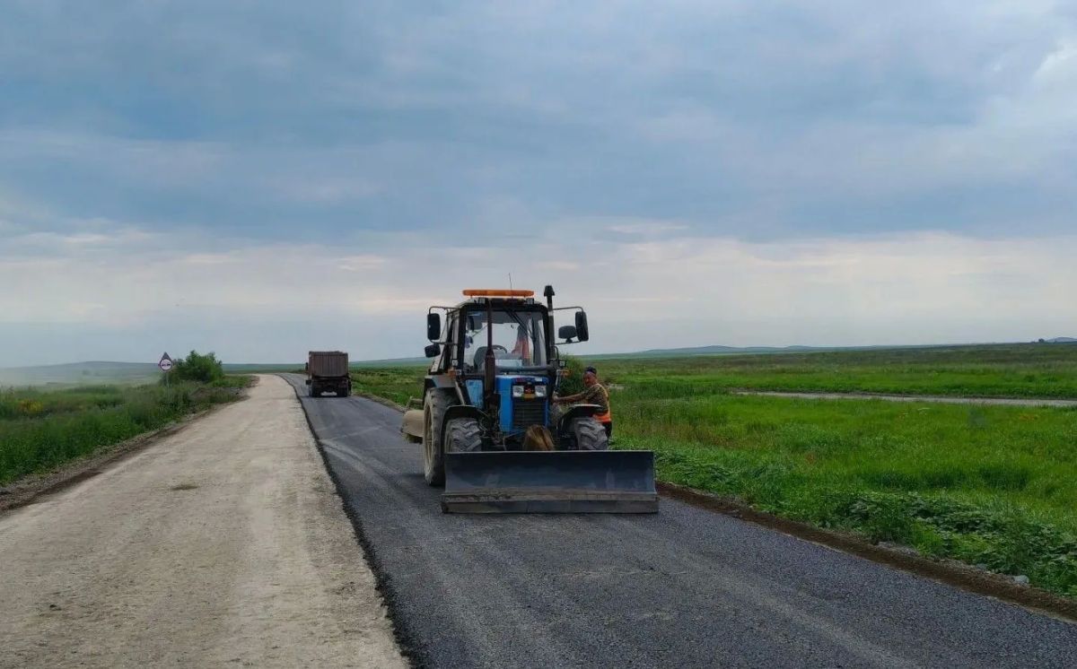 В Оренбургской области в рамках национального проекта «Инфраструктура для жизни» идет капитальный ремонт дорог, входящих в региональную опорную сеть В Оренбургской области в рамках национального проекта «Инфраструктура для жизни» идет капитальный ремонт дорог, входящих в региональную опорную сеть