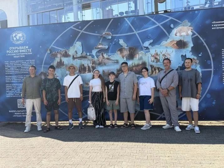 Команда Губернаторского лицея отправилась в морское путешествие Команда Губернаторского лицея отправилась в морское путешествие