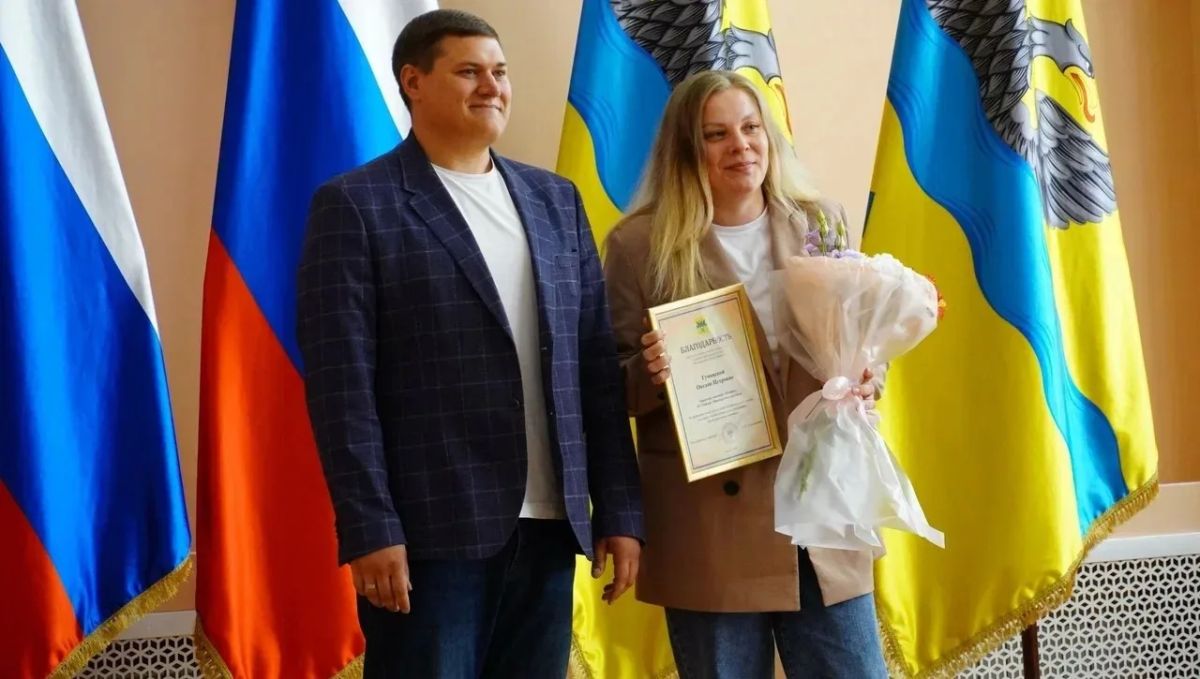 Работники торговли Оренбурга принимают поздравления Работники торговли Оренбурга принимают поздравления