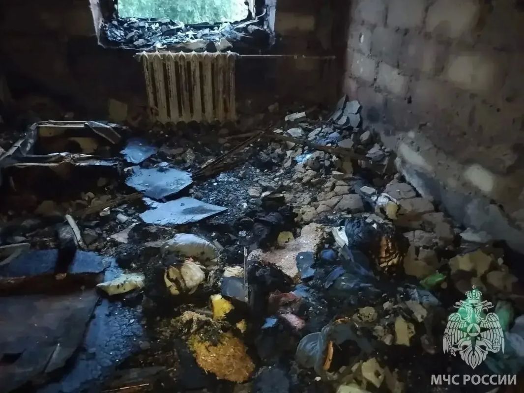 В Бузулуке пожарные спасли 10 человек из горящего общежития В Бузулуке пожарные спасли 10 человек из горящего общежития