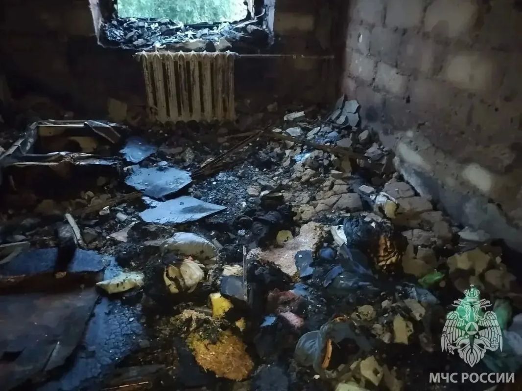 Огнеборцы вывели 10 человек из горящего общежития в Бузулуке