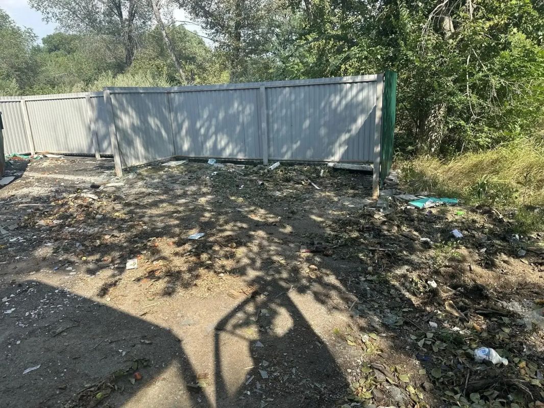 В Орске продолжают убирать несанкционированные свалки крупногабаритного и растительного мусора В Орске продолжают убирать несанкционированные свалки крупногабаритного и растительного мусора