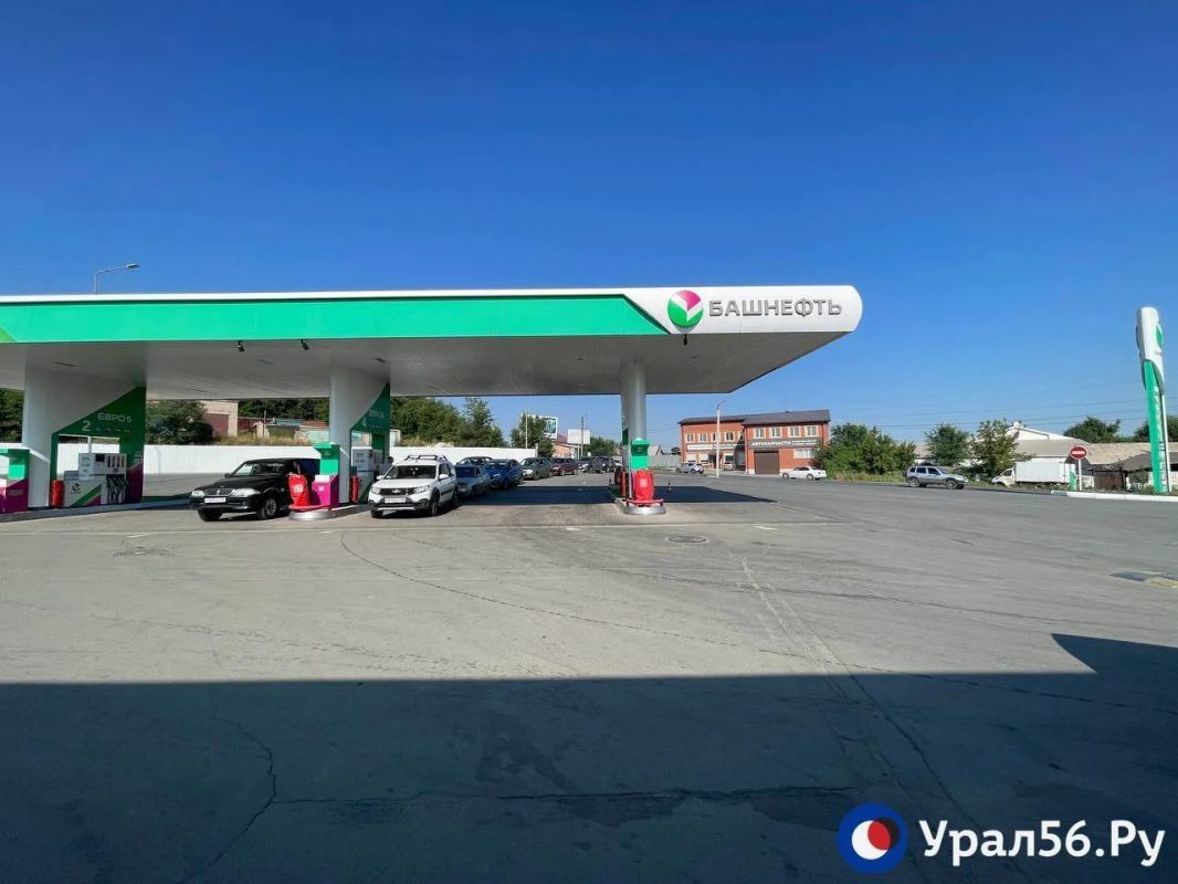 На одной из АЗС упали цены на бензин: обстановка с топливом в Орске на 27 июля На одной из АЗС упали цены на бензин: обстановка с топливом в Орске на 27 июля