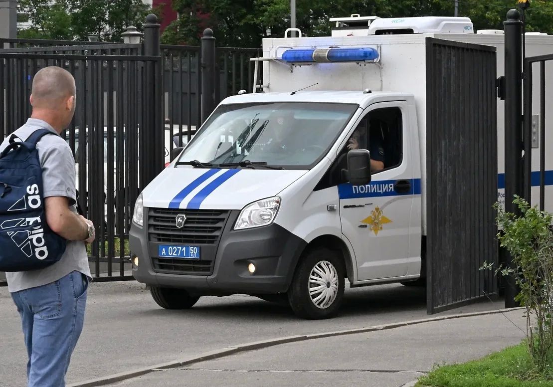 Экс-полицейского из Оренбурга будут судить за разглашение гостайны членам ОПГ