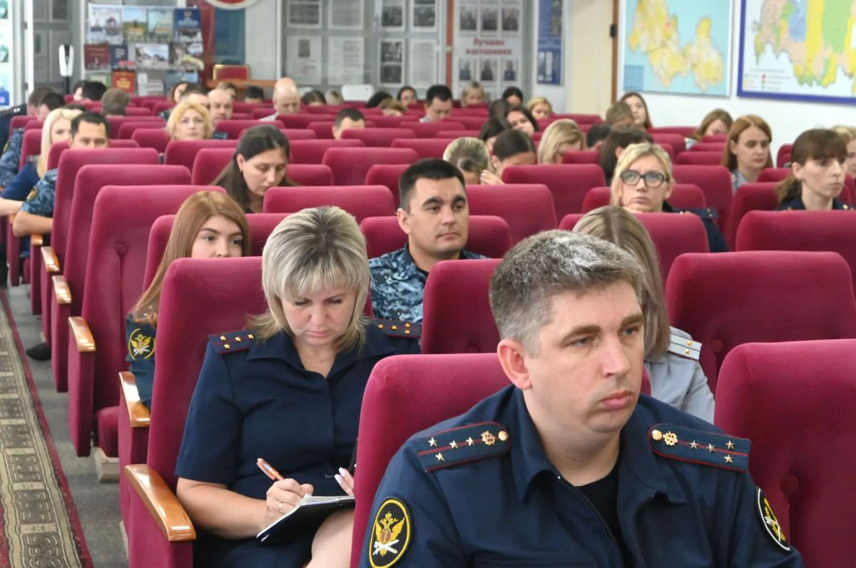 Сотрудники Госавтоинспекции Оренбурга провели профилактическую встречу с личным составом УФСИН России по Оренбургской области Сотрудники Госавтоинспекции Оренбурга провели профилактическую встречу с личным составом УФСИН России по Оренбургской области