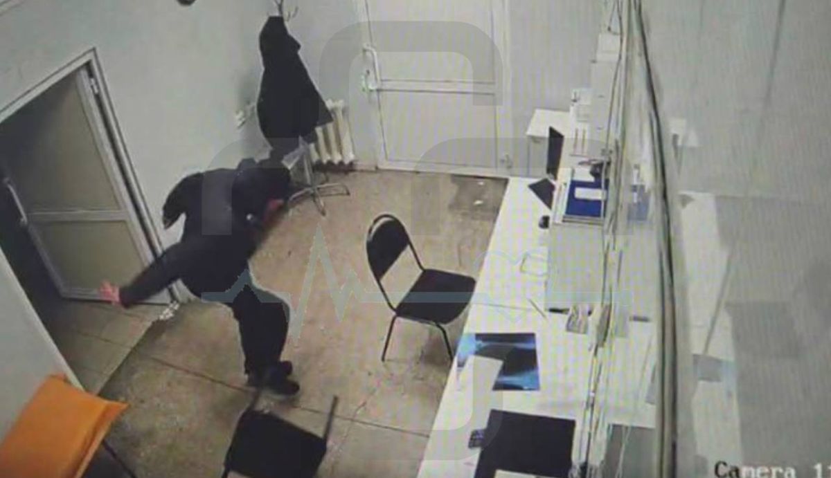 2 года колонии строгого режима получил мужчина, который напал на медиков в Орске 2 года колонии строгого режима получил мужчина, который напал на медиков в Орске