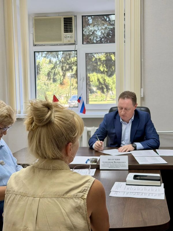 Оренбуржцы обратились за помощью к главе минстроя области Александру Полухину Оренбуржцы обратились за помощью к главе минстроя области Александру Полухину