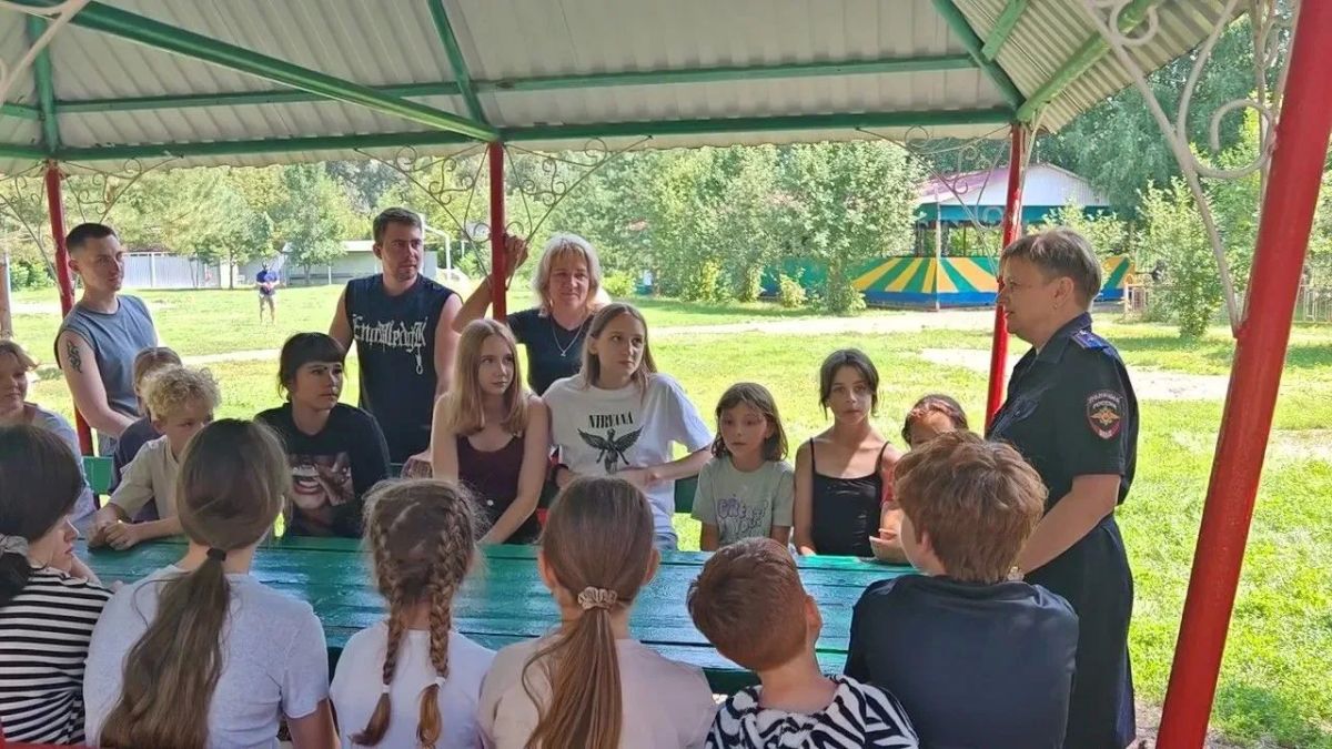 Полицейские Саракташа приняли участие в акциях «Каникулы с общественным советом» и «Безопасность детства»