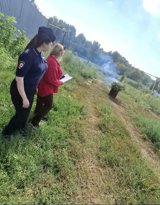 В Оренбургском районе сотрудниками полиции проведено мероприятие по уничтожению дикорастущей конопли В Оренбургском районе сотрудниками полиции проведено мероприятие по уничтожению дикорастущей конопли