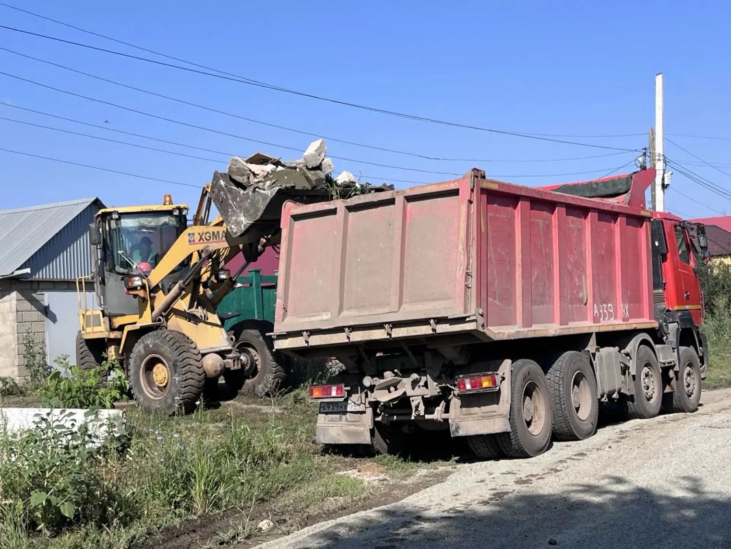 Свыше 130 тысяч кубов строительного мусора: в Орске продолжают расчищать территории пострадавшие от паводка Свыше 130 тысяч кубов строительного мусора: в Орске продолжают расчищать территории пострадавшие от паводка