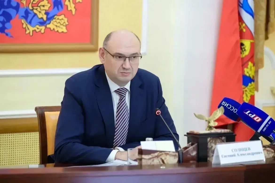 Также на заседании регионального архитектурно-градостроительного совета под председательством губернатора Евгения Солнцева эксперты вынесли вердикты по двум резонансным объектам высотного строительства Также на заседании регионального архитектурно-градостроительного совета под председательством губернатора Евгения Солнцева эксперты вынесли вердикты по двум резонансным объектам высотного строительства