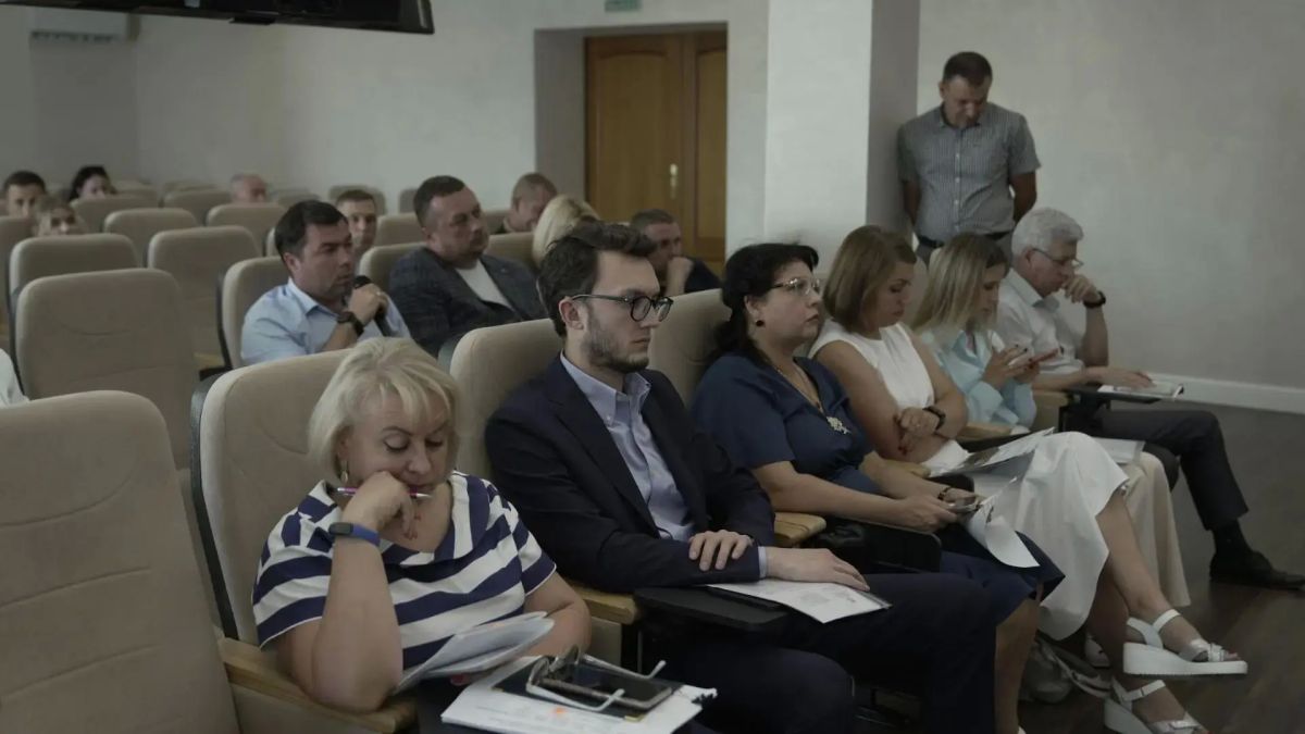 На заседании оперативного штаба по обеспечению региона горючесмазочными материалами представители крупнейших сетей АЗС и топливных операторов отчитались о текущей ситуации с поставками и отпуском топлива На заседании оперативного штаба по обеспечению региона горючесмазочными материалами представители крупнейших сетей АЗС и топливных операторов отчитались о текущей ситуации с поставками и отпуском топлива