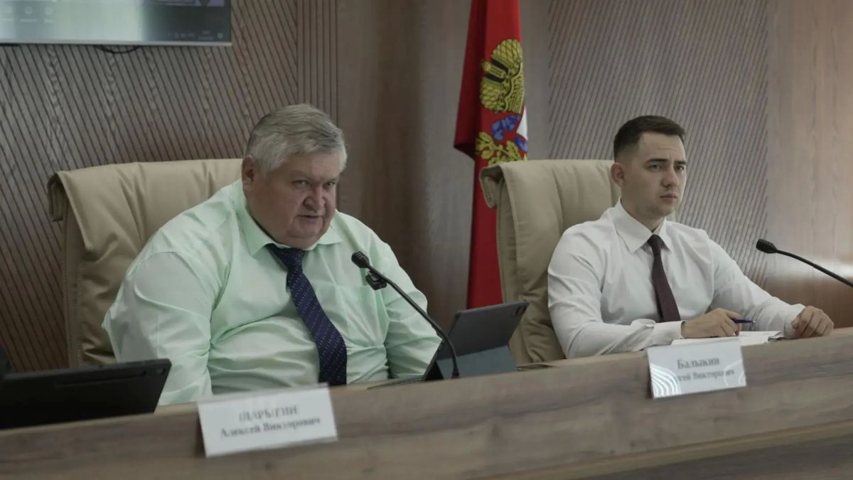 На заседании оперативного штаба по обеспечению региона горючесмазочными материалами представители крупнейших сетей АЗС и топливных операторов отчитались о текущей ситуации с поставками и отпуском топлива На заседании оперативного штаба по обеспечению региона горючесмазочными материалами представители крупнейших сетей АЗС и топливных операторов отчитались о текущей ситуации с поставками и отпуском топлива