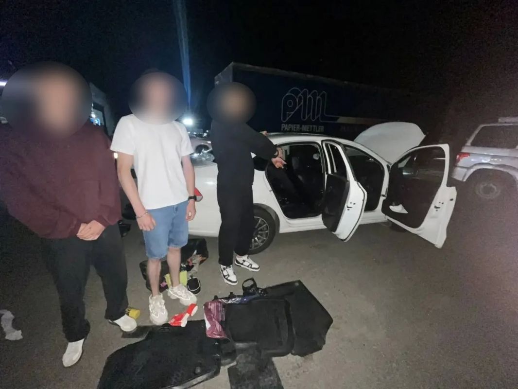 Житель Оренбурга задержан полицией за поставку из Екатеринбурга прегабалина и трамадола с целью сбыта Житель Оренбурга задержан полицией за поставку из Екатеринбурга прегабалина и трамадола с целью сбыта