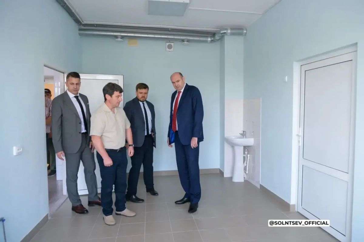 Солнцев открыл после капремонта поликлинику в Орске