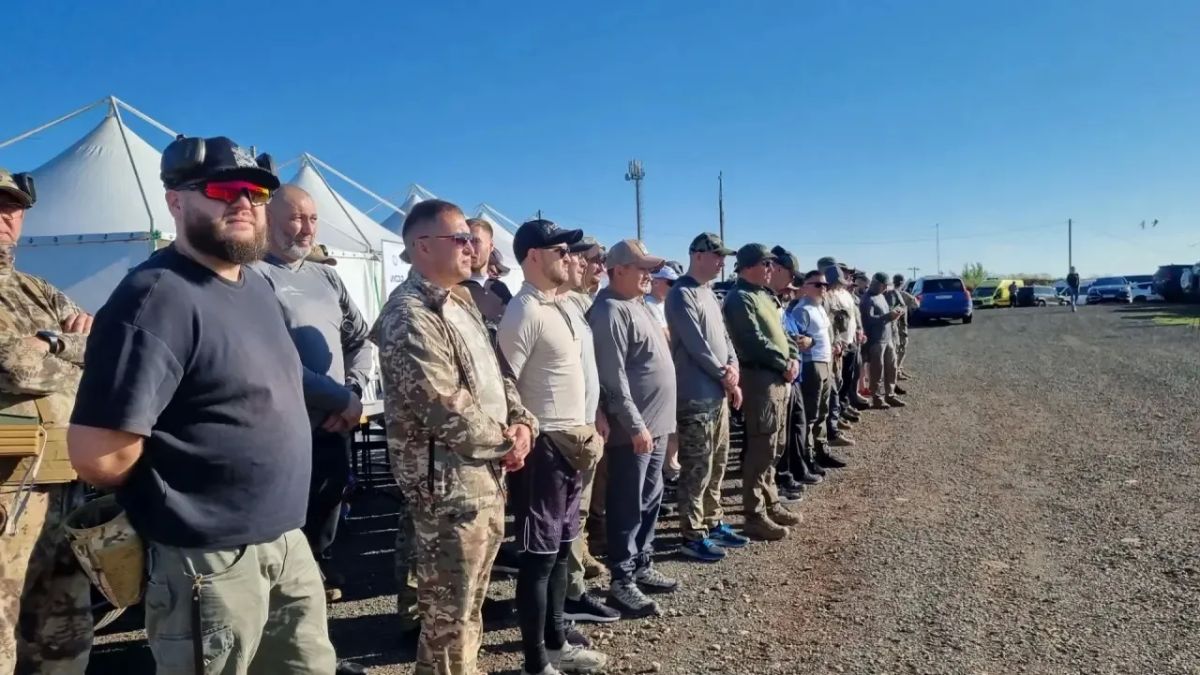 Губернатор Оренбургской области Евгений Солнцев дал старт спортивным соревнованиям по стрельбе на дальние дистанции — чемпионату Sniping.ru Губернатор Оренбургской области Евгений Солнцев дал старт спортивным соревнованиям по стрельбе на дальние дистанции — чемпионату Sniping.ru