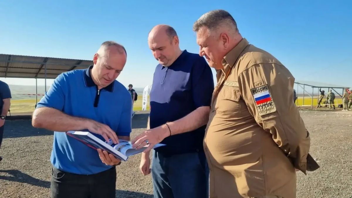 Губернатор Оренбургской области Евгений Солнцев дал старт спортивным соревнованиям по стрельбе на дальние дистанции — чемпионату Sniping.ru Губернатор Оренбургской области Евгений Солнцев дал старт спортивным соревнованиям по стрельбе на дальние дистанции — чемпионату Sniping.ru