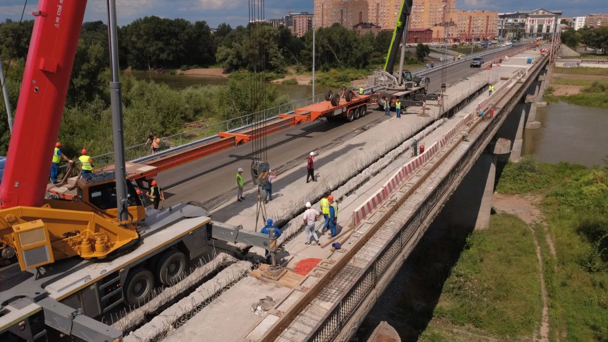 Знаете, для чего на самом деле перекрывают мост через Урал в Оренбурге? Знаете, для чего на самом деле перекрывают мост через Урал в Оренбурге?
