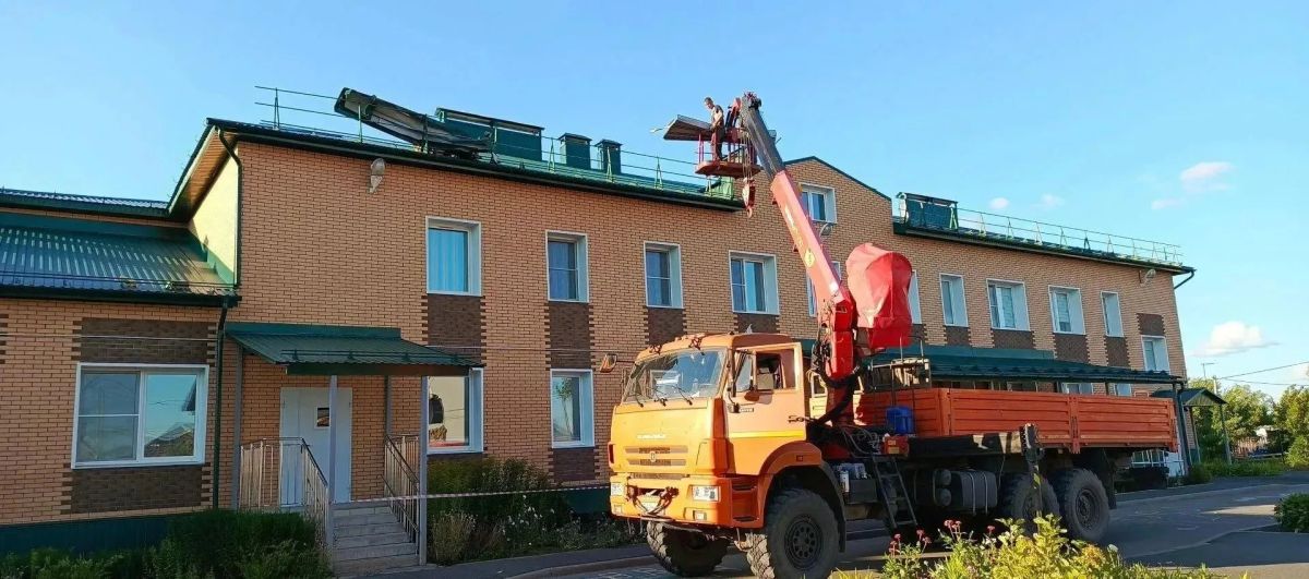 В Бузулукском районе продолжают ликвидировать последствия прошедшего урагана В Бузулукском районе продолжают ликвидировать последствия прошедшего урагана
