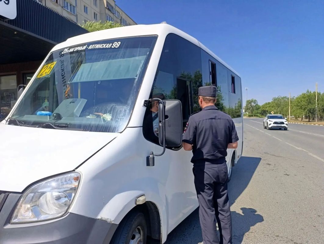 После трагического ДТП в Орске инспекторы ГИБДД вышли на диалог с водителями маршруток После трагического ДТП в Орске инспекторы ГИБДД вышли на диалог с водителями маршруток