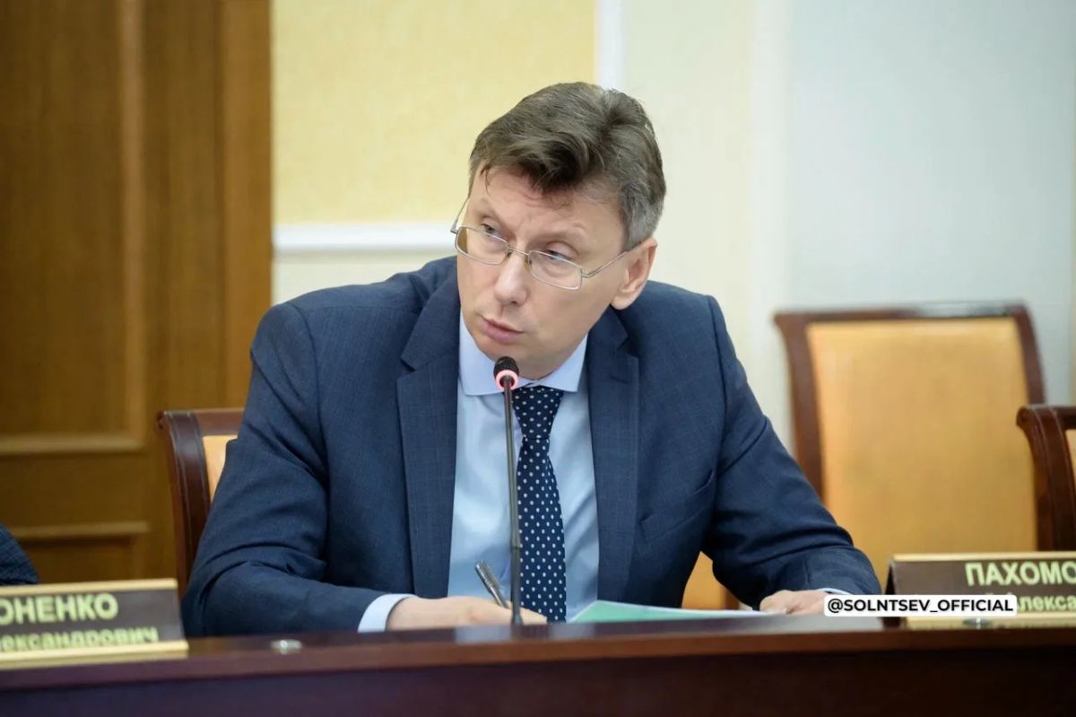 Евгений Солнцев: Провёл очередное заседание регионального правительства Евгений Солнцев: Провёл очередное заседание регионального правительства