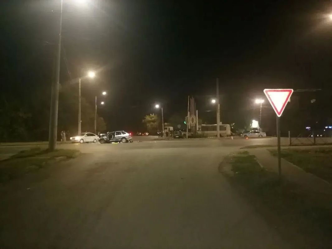 В Оренбурге сотрудники Госавтоинспекции устанавливают обстоятельства ДТП на улице Беляевской В Оренбурге сотрудники Госавтоинспекции устанавливают обстоятельства ДТП на улице Беляевской